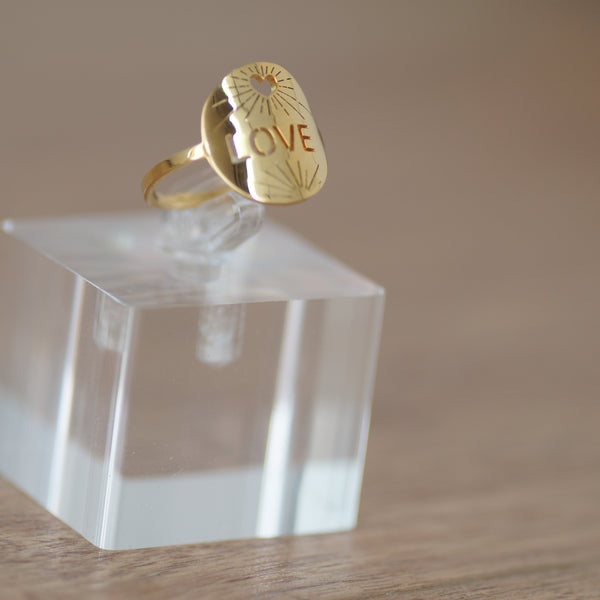 Bague Soleil d'Amour – Gravure LOVE Éclatant