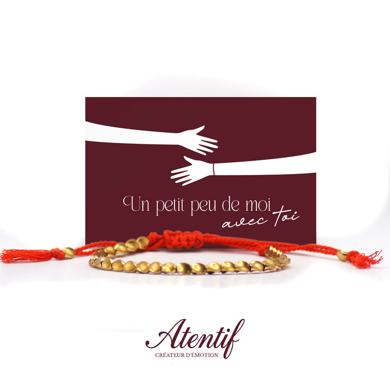 Bracelet Perles Dorées avec Cordon Tressé Rouge